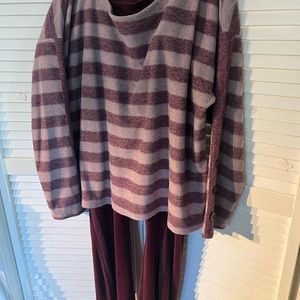 3 piece burgundy outfit​